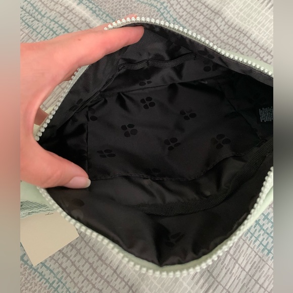 Sweaty Betty Utility Bum Bag Belt Bag Fanny Pack - NWT Salix Green - Picture 4 of 4